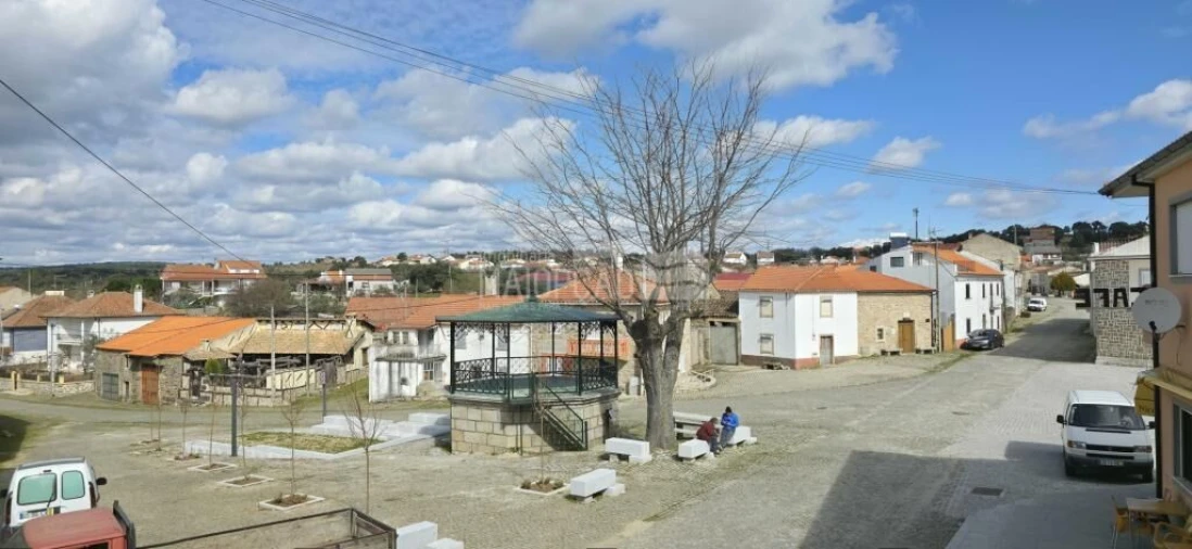 Moradia T3 para Venda em Picote Foto 4