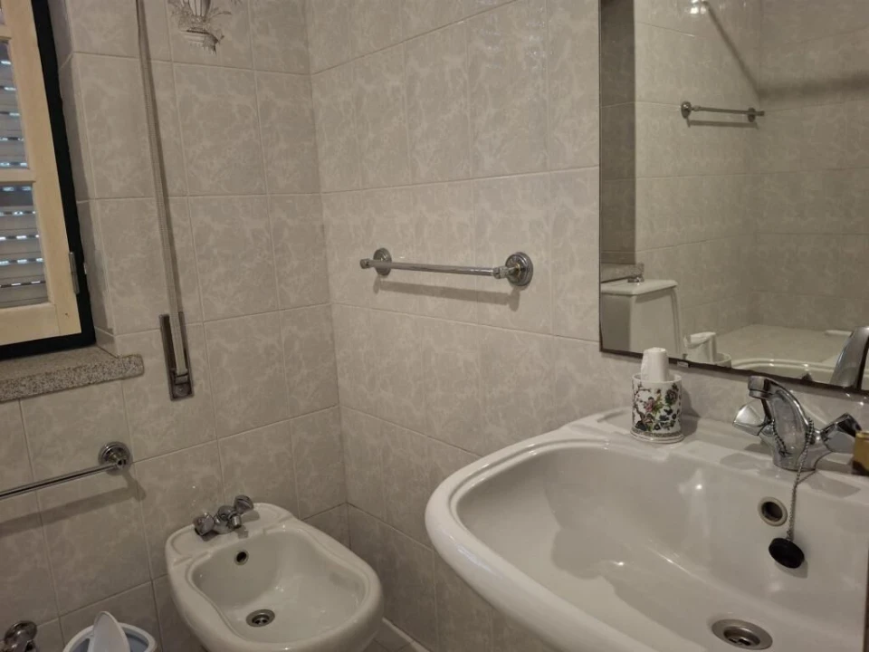 Moradia T9 para Venda em Guarda Foto 4