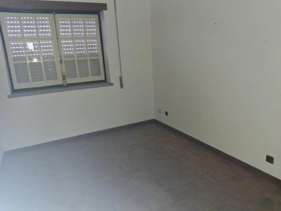 Moradia T9 para Venda em Guarda Foto 8