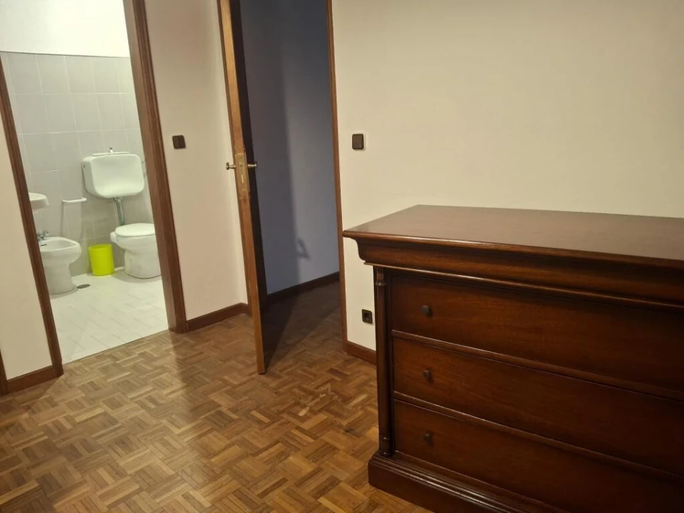 Moradia T9 para Venda em Guarda Foto 10