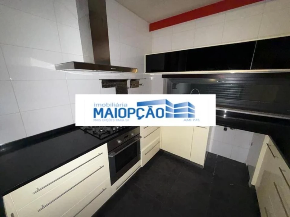 Moradia T4 para Venda em Leomil Foto 10