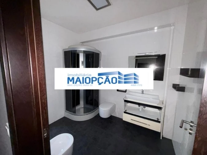 Moradia T4 para Venda em Leomil Foto 6