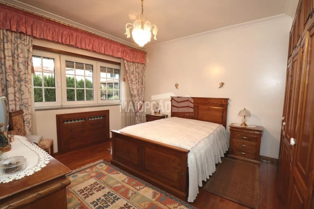 Moradia T6 para Venda em Samil Foto 11