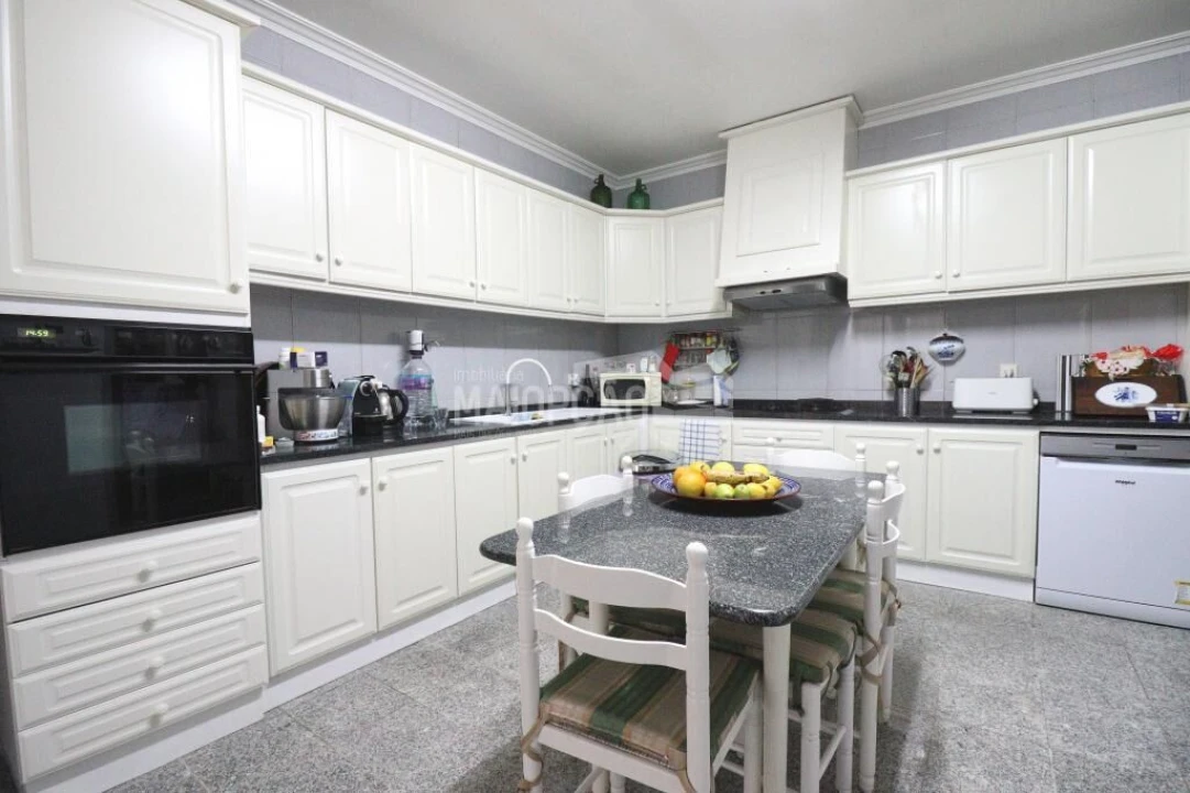 Moradia T6 para Venda em Samil Foto 4