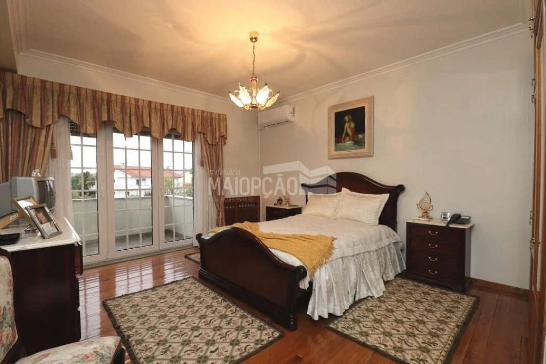 Moradia T6 para Venda em Samil Foto 8