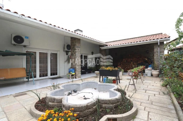 Moradia T6 para Venda em Samil