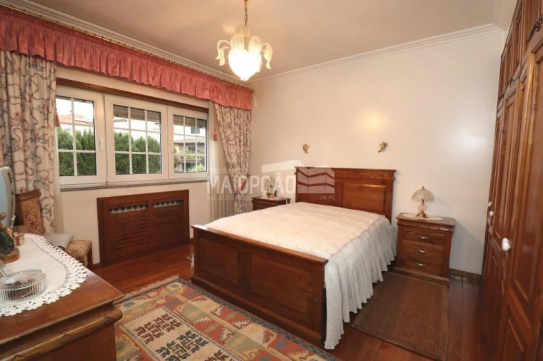 Moradia T6 para Venda em Samil Foto 11