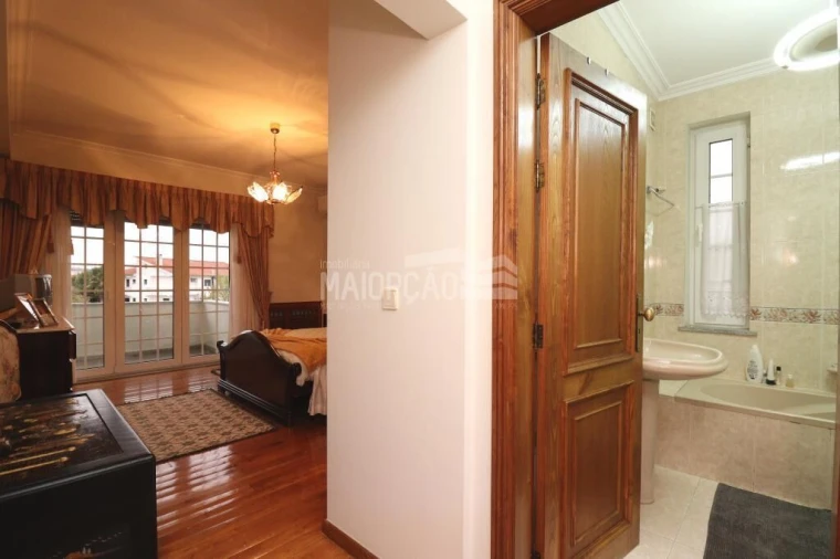 Moradia T6 para Venda em Samil Foto 14