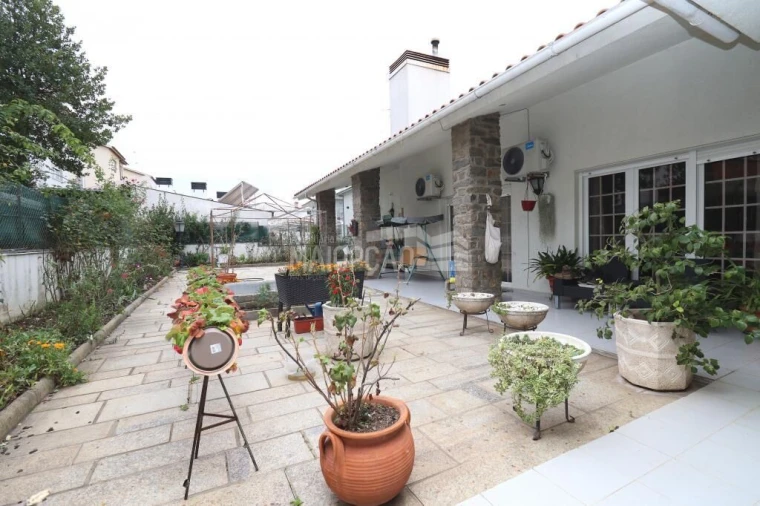 Moradia T6 para Venda em Samil Foto 5