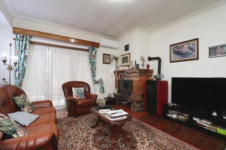 Moradia T6 para Venda em Samil Foto 7