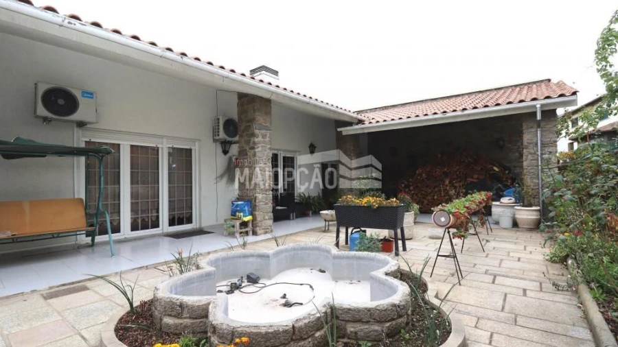 Moradia T6 para Venda em Samil