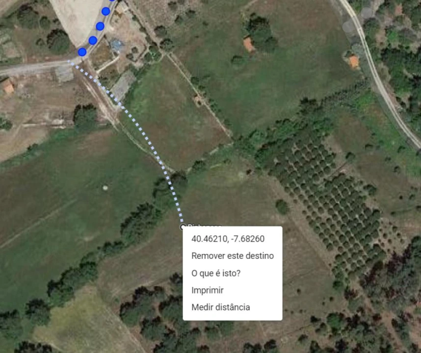 Terreno para Venda em Pinhanços Foto 1