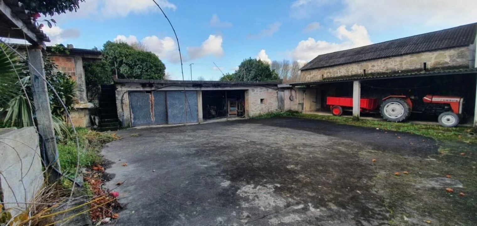 Moradia T0 para Venda em Alvarães Foto 1