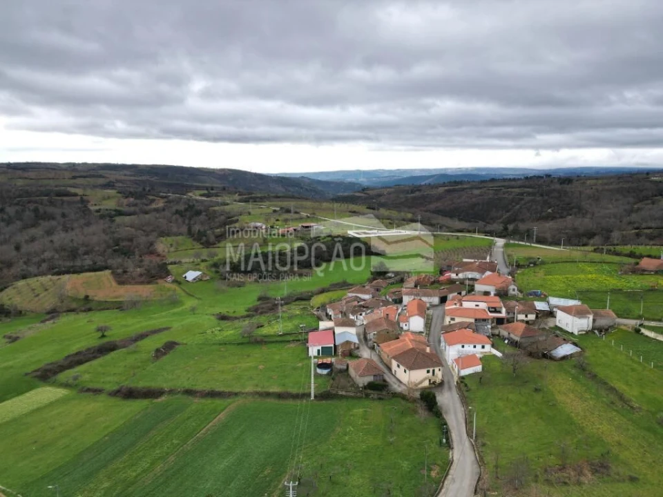 Moradia T4 para Venda em Vilar Seco de Lomba Foto 14