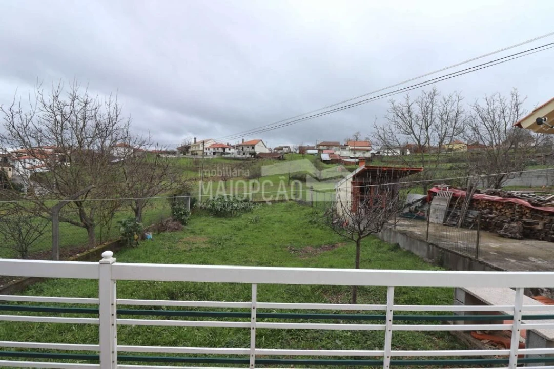 Moradia T4 para Venda em Vilar Seco de Lomba Foto 8
