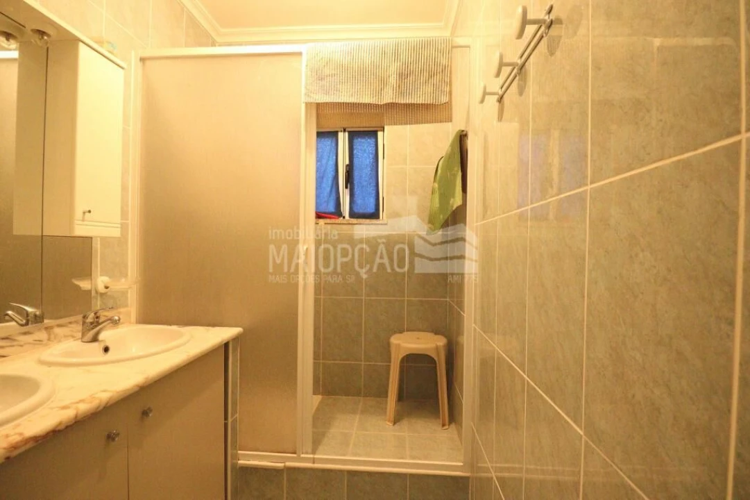 Moradia T4 para Venda em Vilar Seco de Lomba Foto 10