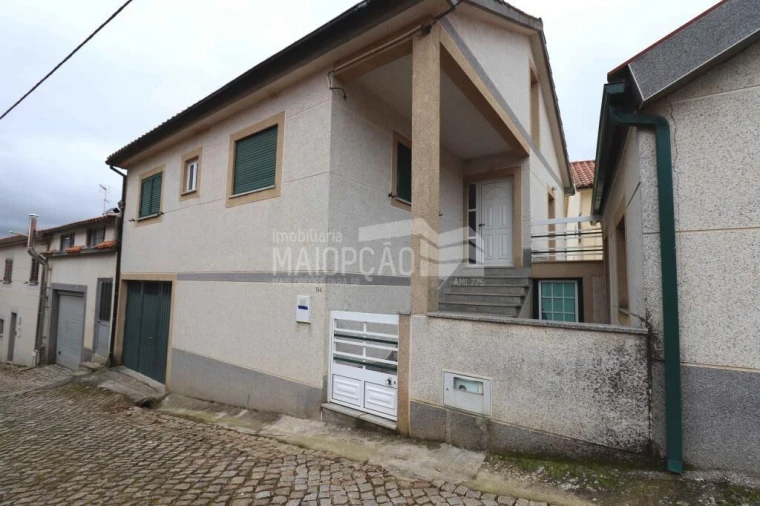 Moradia T4 para Venda em Vilar Seco de Lomba