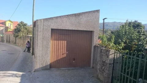 Garagem para Venda em Lajeosa do Mondego