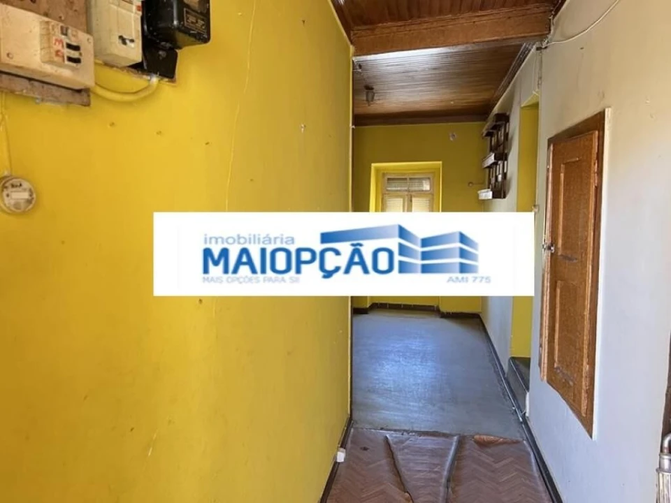 Moradia T4 para Venda em Vila Nova de Tazem Foto 3