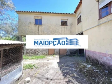 Moradia T4 para Venda em Vila Nova de Tazem