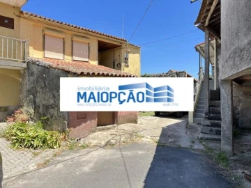Moradia T4 para Venda em Vila Nova de Tazem