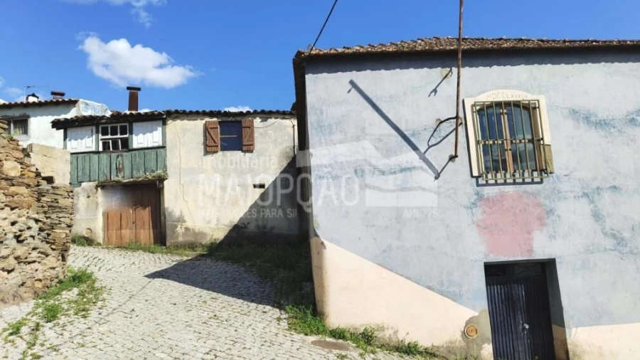 Moradia T2 para Venda em Açoreira