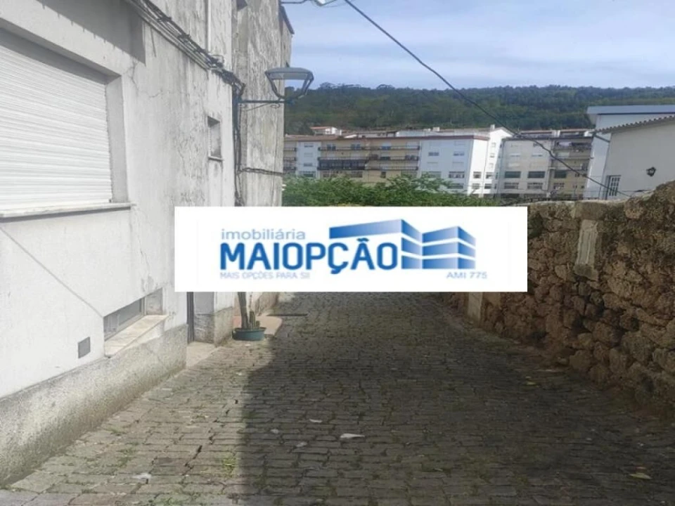 Moradia T2 para Venda em Seia, São Romão e Lapa dos Dinheiros Foto 1