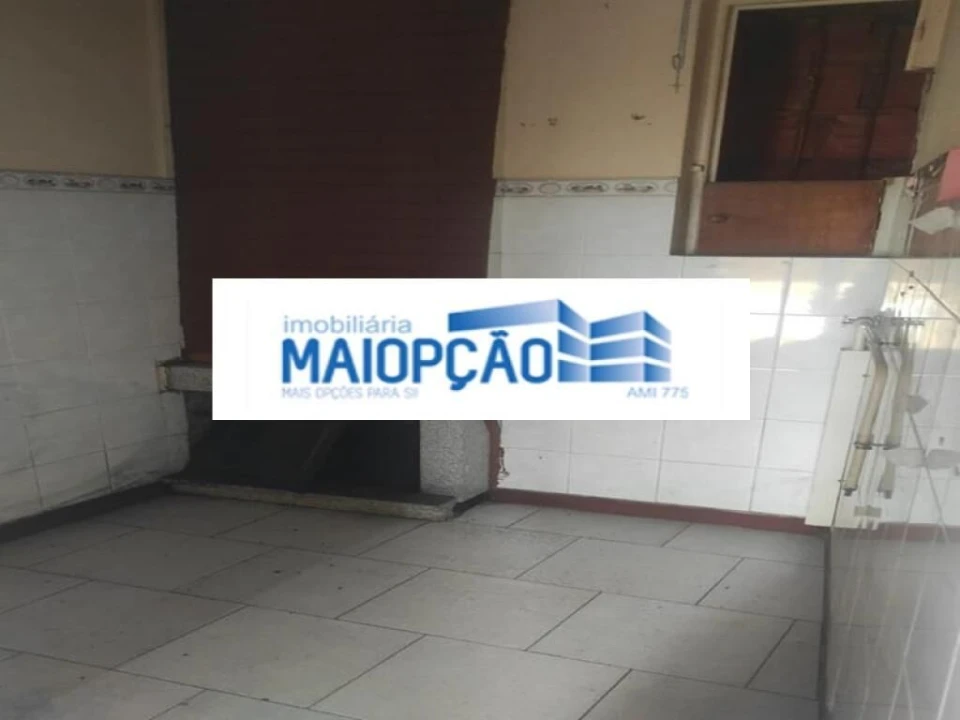 Moradia T2 para Venda em Seia, São Romão e Lapa dos Dinheiros Foto 2