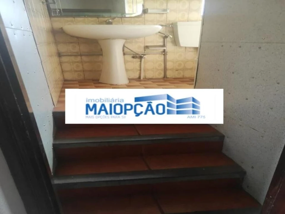 Moradia T2 para Venda em Seia, São Romão e Lapa dos Dinheiros Foto 9