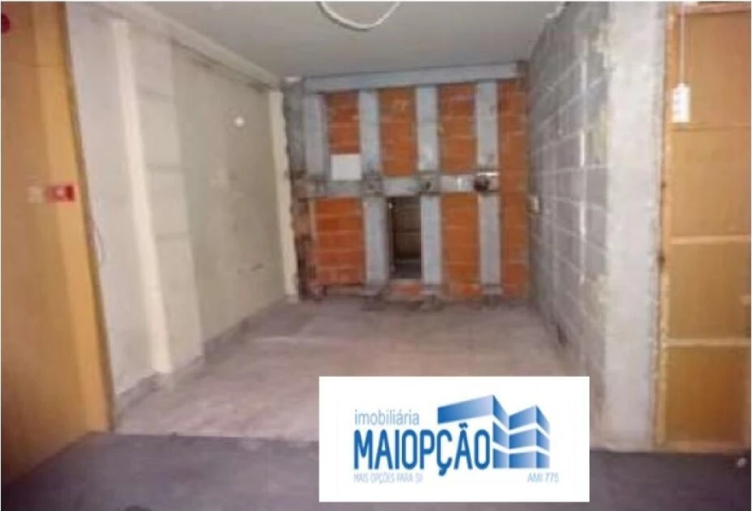 Armazém para Venda em Urgezes Foto 4