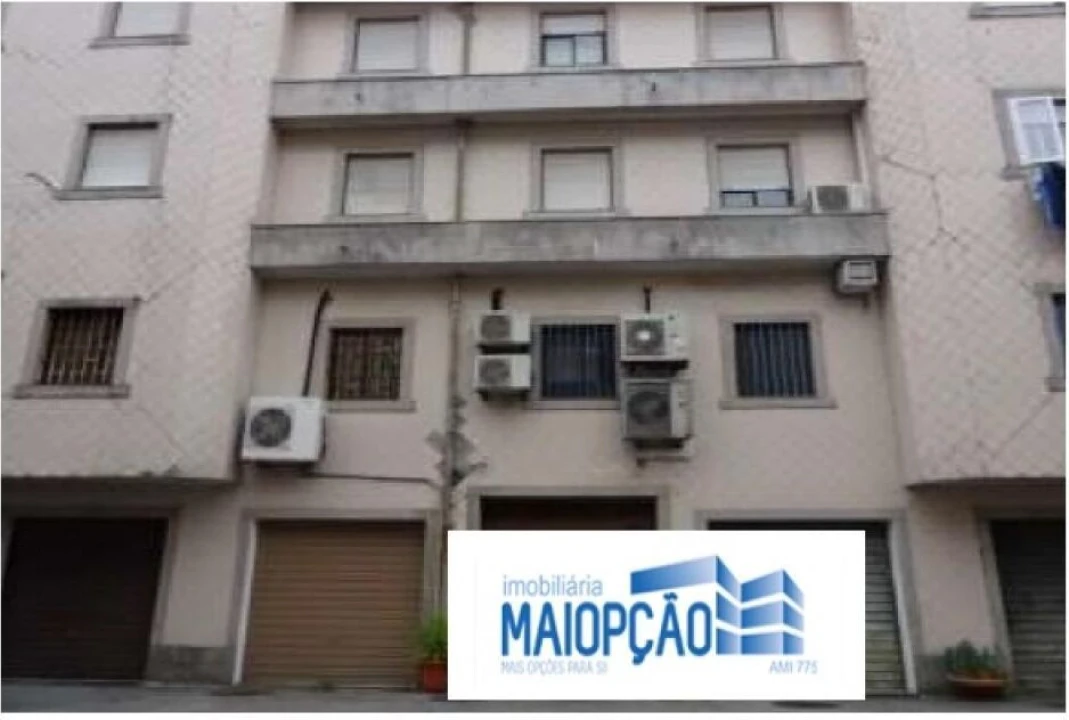 Armazém para Venda em Urgezes Foto 1