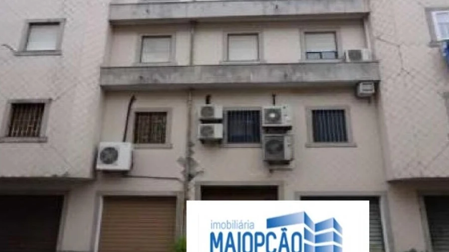 Armazém para Venda em Urgezes