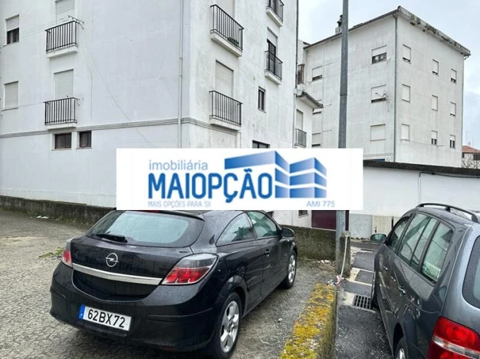 Garagem para Venda em Seia, São Romão e Lapa dos Dinheiros Foto 1