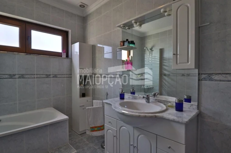 Moradia T4 para Venda em Sé, Santa Maria e Meixedo Foto 4