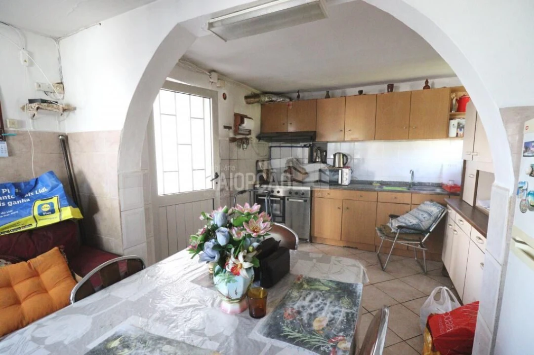 Moradia T6 para Venda em Castro de Avelãs Foto 11