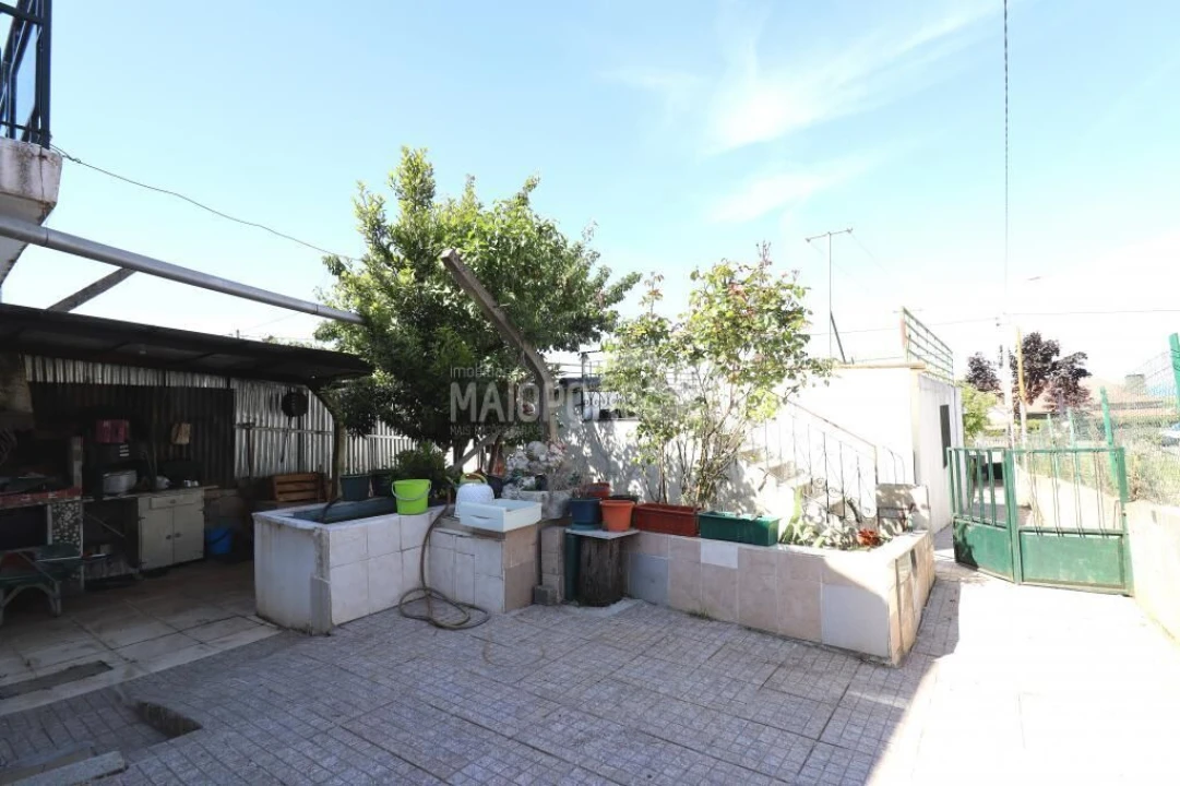 Moradia T6 para Venda em Castro de Avelãs Foto 12