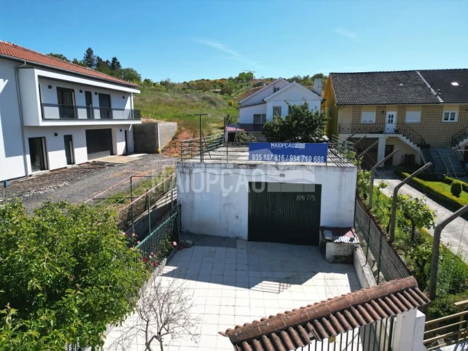 Moradia T6 para Venda em Castro de Avelãs Foto 6