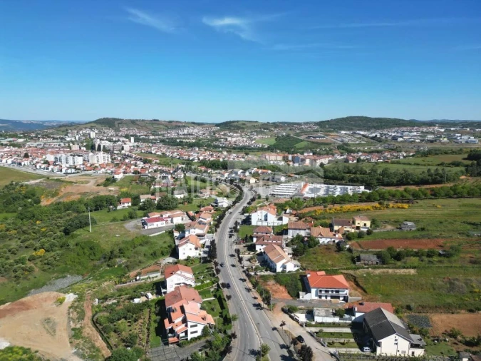 Moradia T6 para Venda em Castro de Avelãs Foto 7