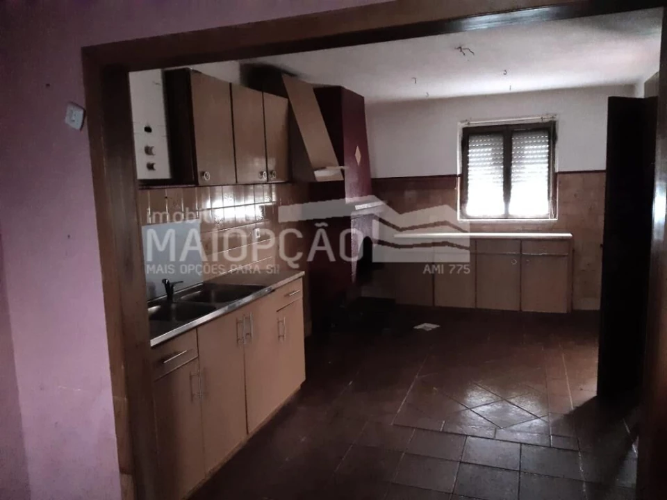 Moradia T5 para Venda em Figueira de Castelo Rodrigo Foto 2