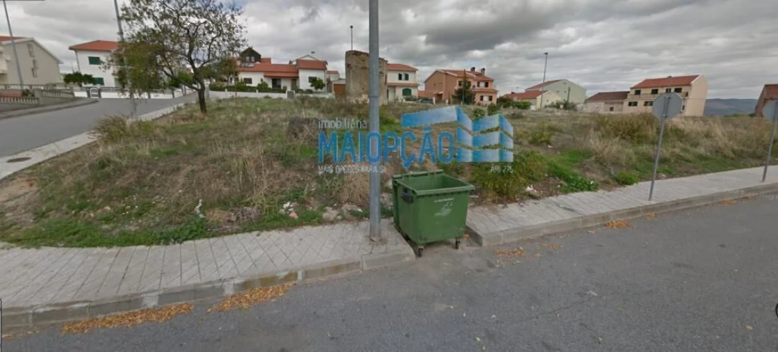 Terreno para Venda em Vila Nova de Foz Côa Foto 3