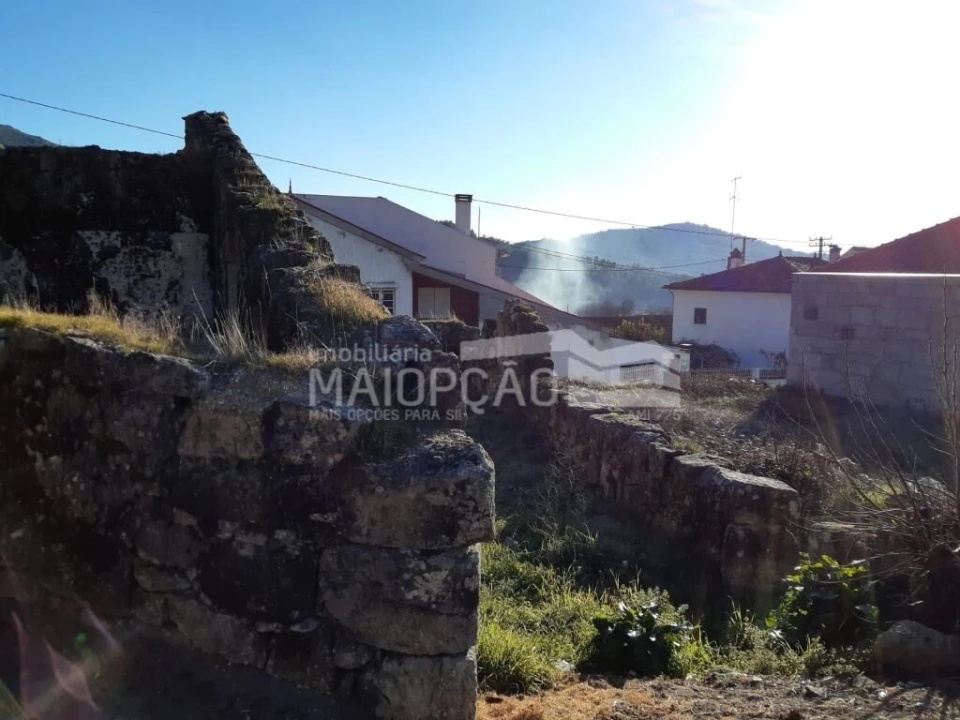 Moradia T3 para Venda em Benespera Foto 12