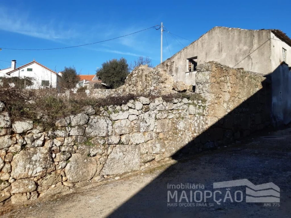 Moradia T3 para Venda em Benespera Foto 5