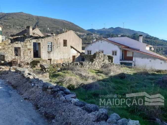 Moradia T3 para Venda em Benespera Foto 2