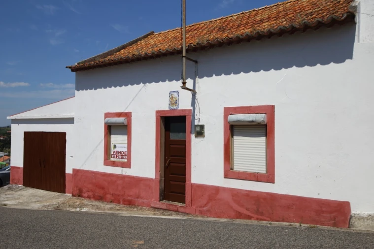 Moradia T4 para Venda em Alvorninha Foto 3