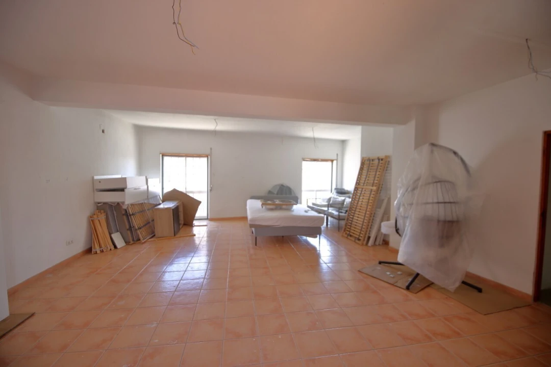 Armazém para Venda em Reguengo Grande Foto 1