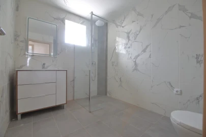Moradia T2 para Venda em Painho e Figueiros