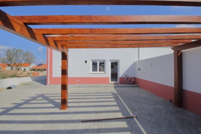 Moradia T2 para Venda em Painho e Figueiros