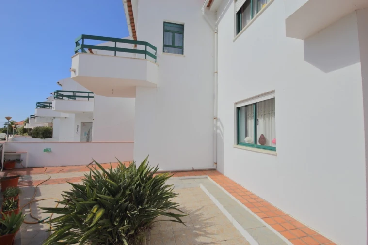 Moradia T3 para Venda em Alfeizerão Foto 4