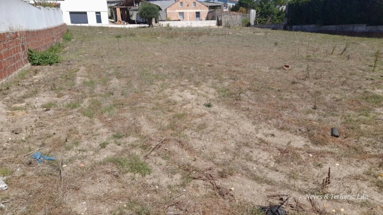 Terreno para Venda em Souto da Carpalhosa e Ortigosa Foto 3