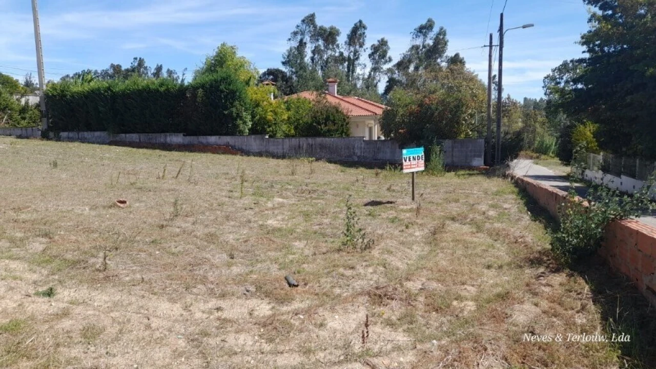 Terreno para Venda em Souto da Carpalhosa e Ortigosa Foto 1